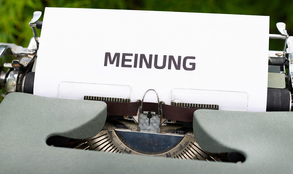 M3-U2-L1 Schreibmaschine mit Text Meinung